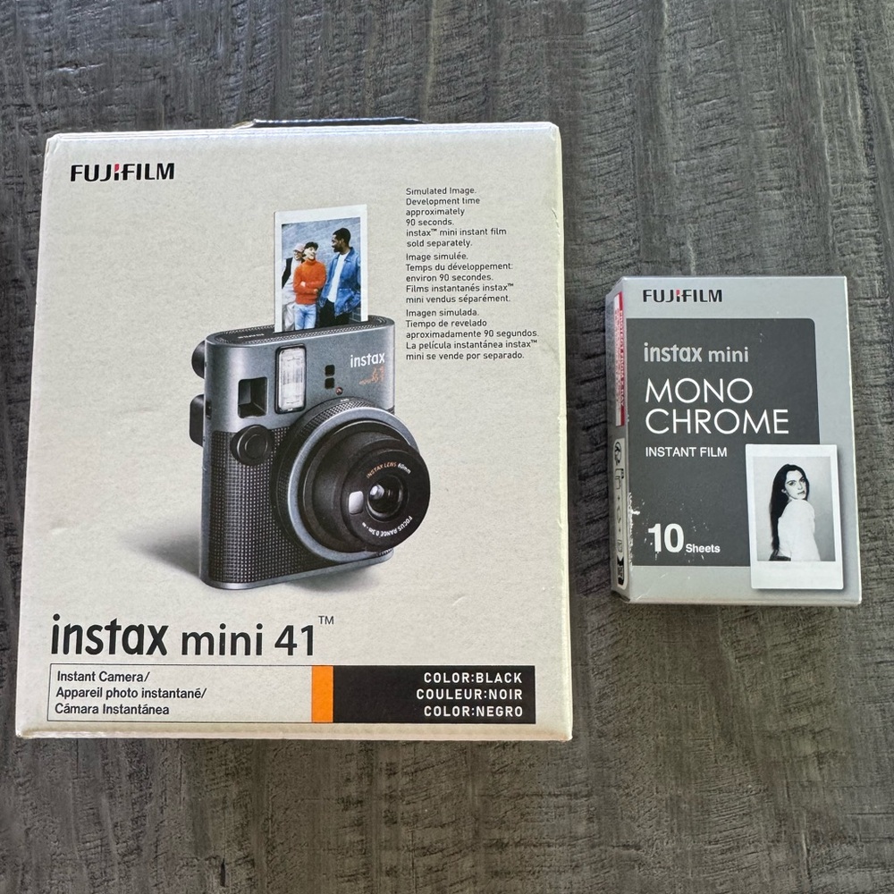 NIB Fujifilm Instax Mini 41 Black Instant Camera w/ Film